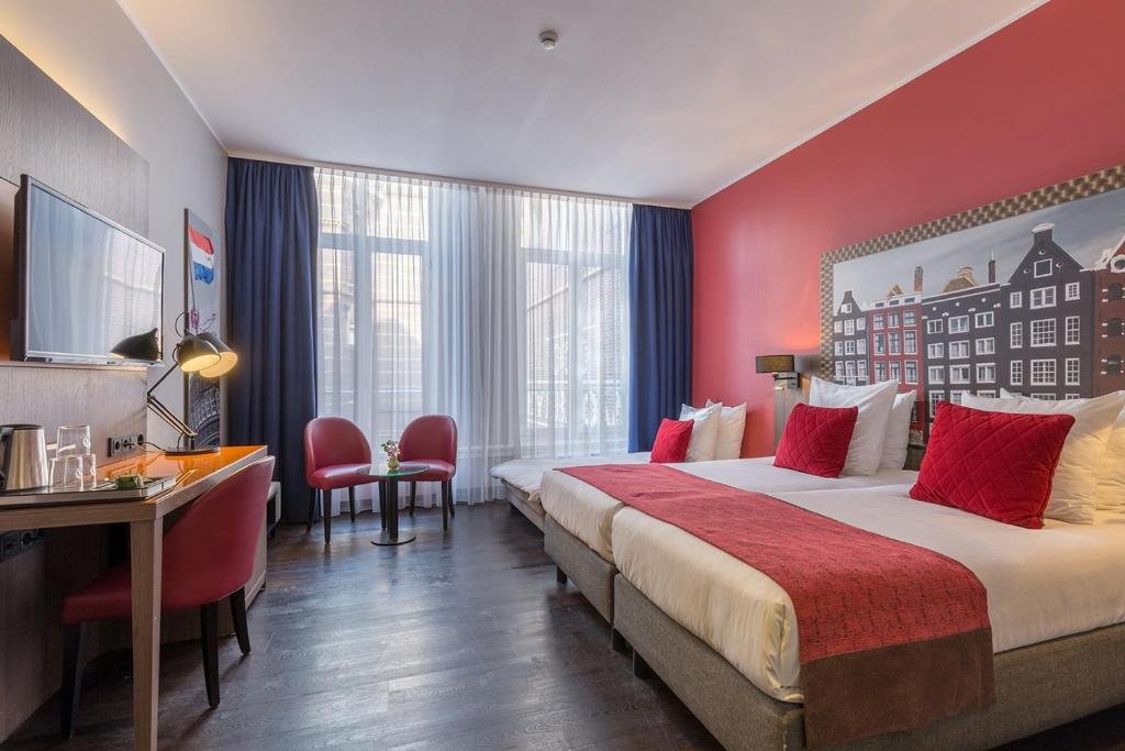 חדר גדול במלון לאונרדו אמסטרדם